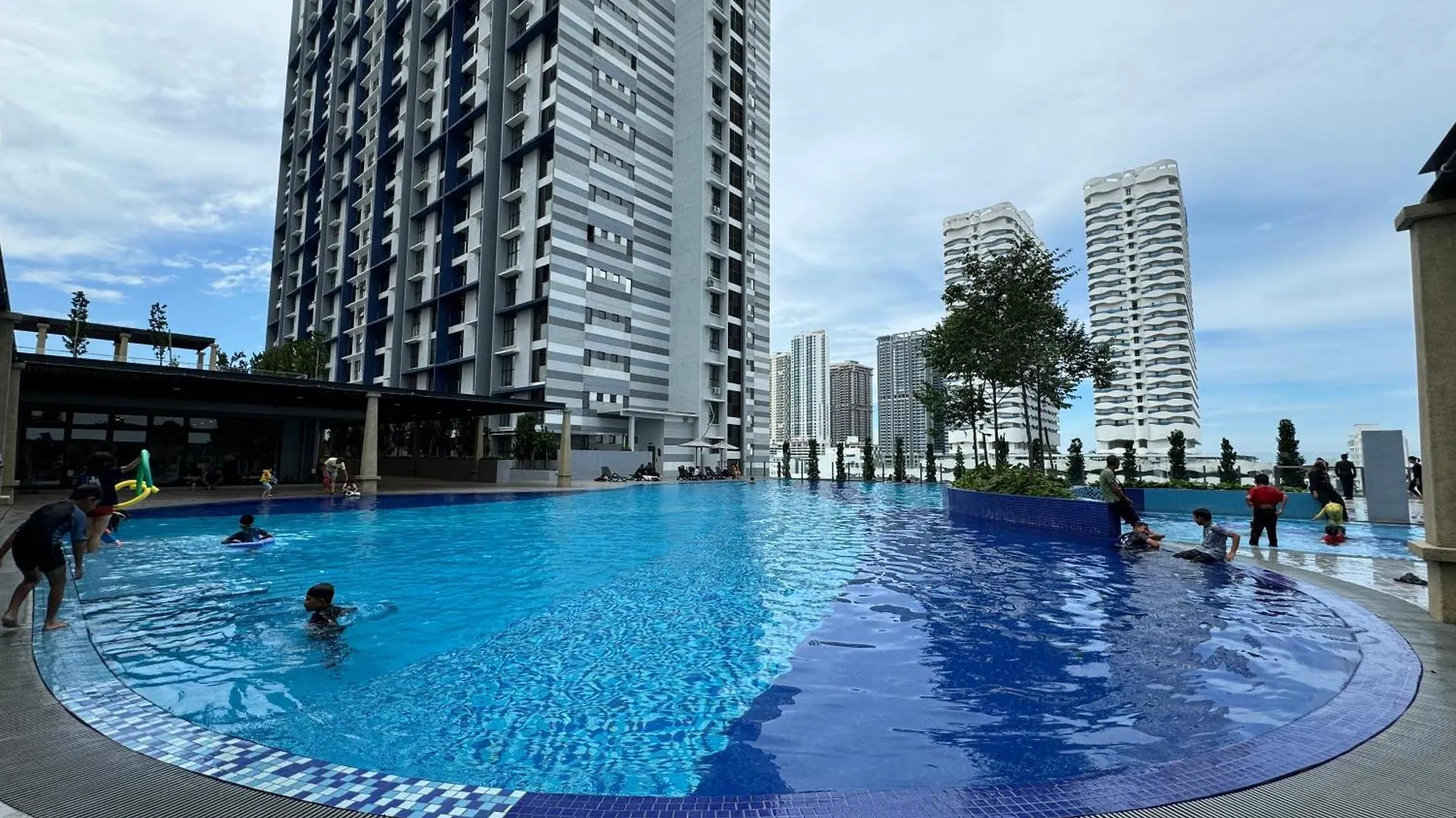 3R2B Admiral Residence Melaka - 8 Pax Lejlighed
